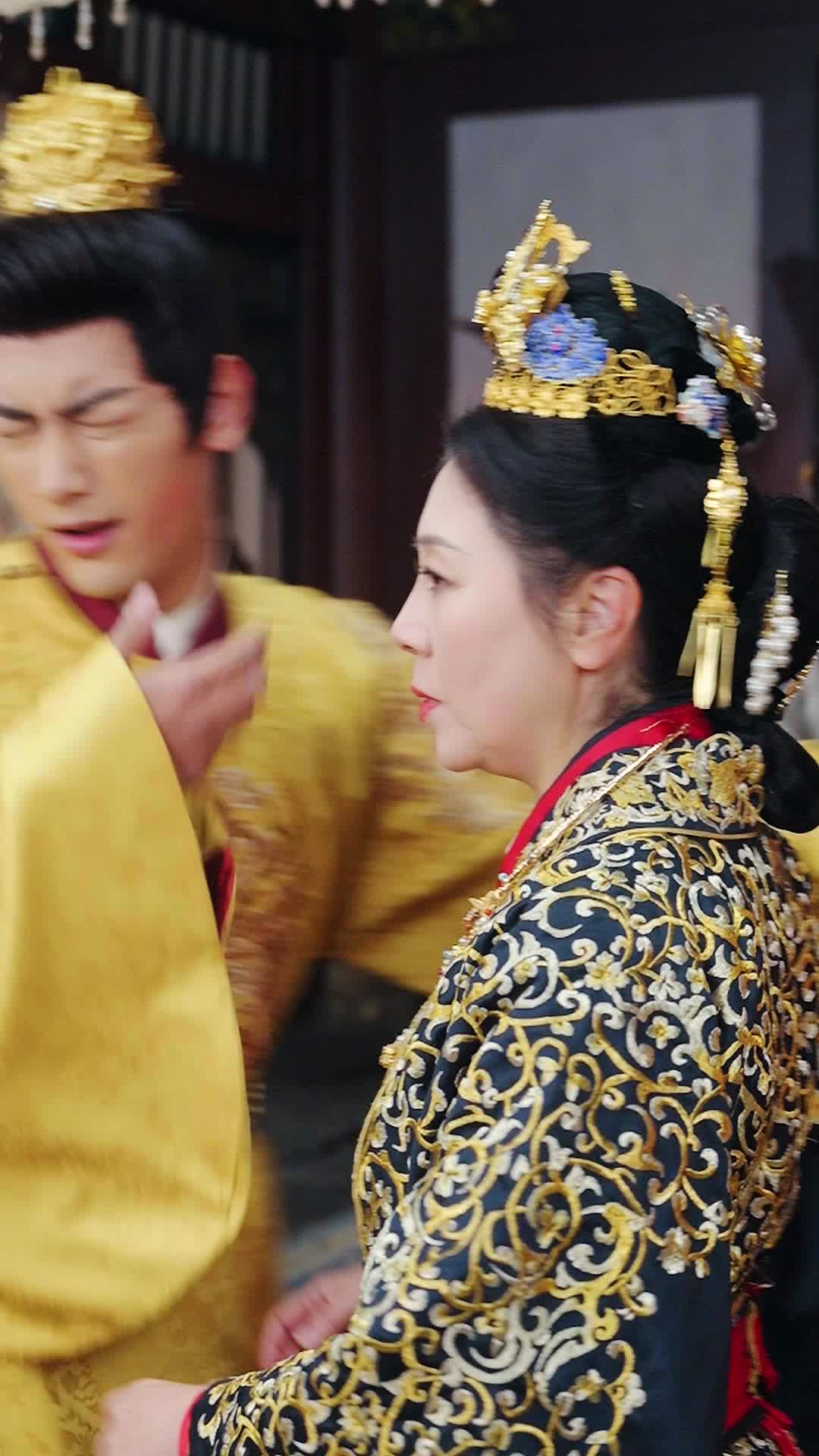 Episodio 25 - La jaula dorada del Emperado